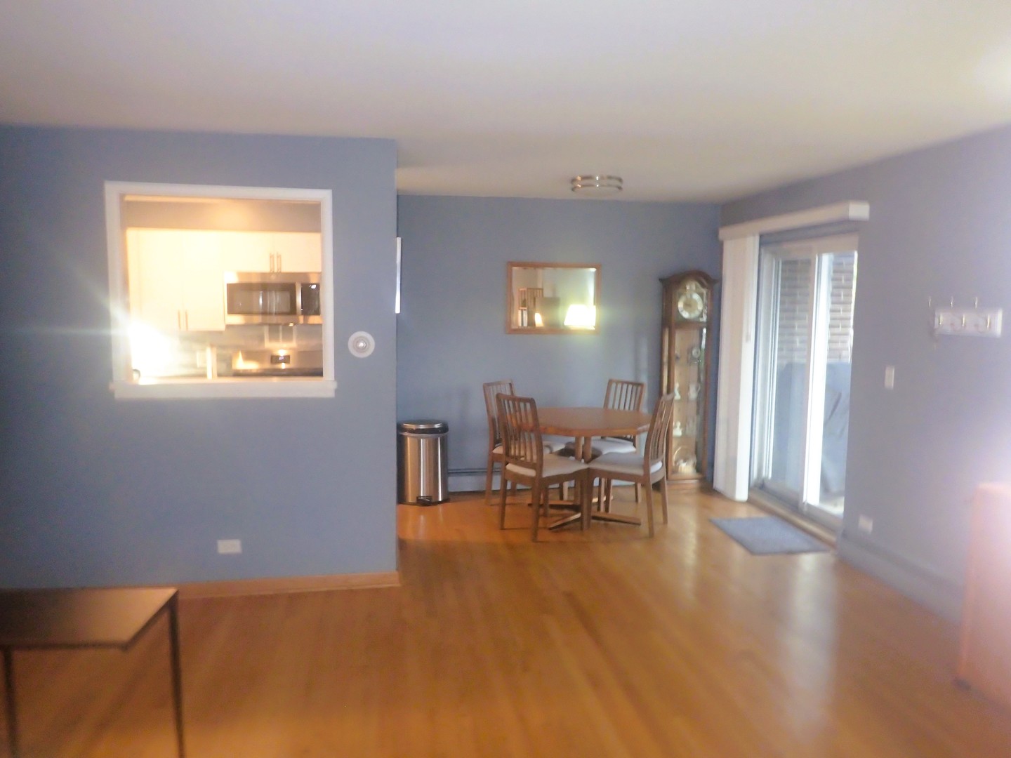 1127 S Old Wilke Road #101, Arlington Heights, IL 60005