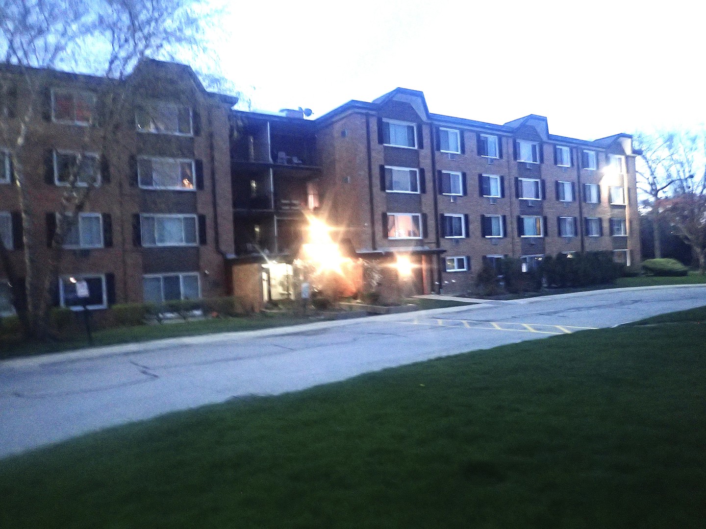 1127 S Old Wilke Road #101, Arlington Heights, IL 60005