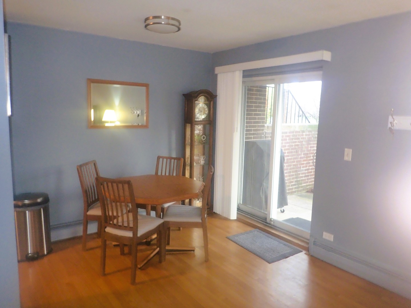 1127 S Old Wilke Road #101, Arlington Heights, IL 60005