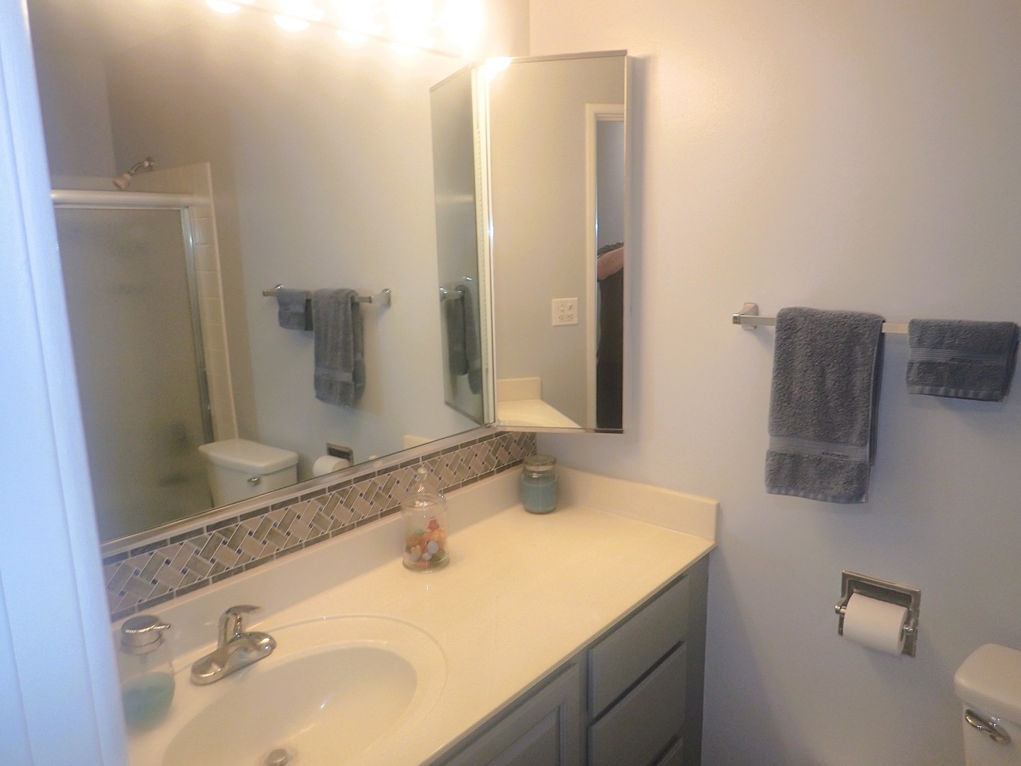 1127 S Old Wilke Road #101, Arlington Heights, IL 60005