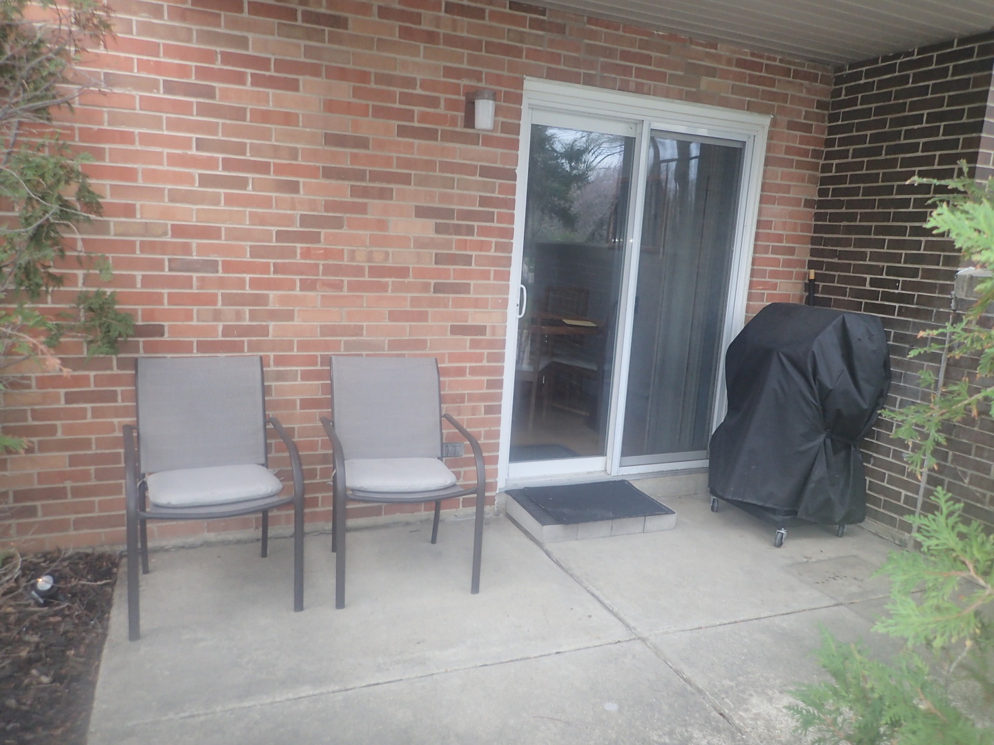 1127 S Old Wilke Road #101, Arlington Heights, IL 60005