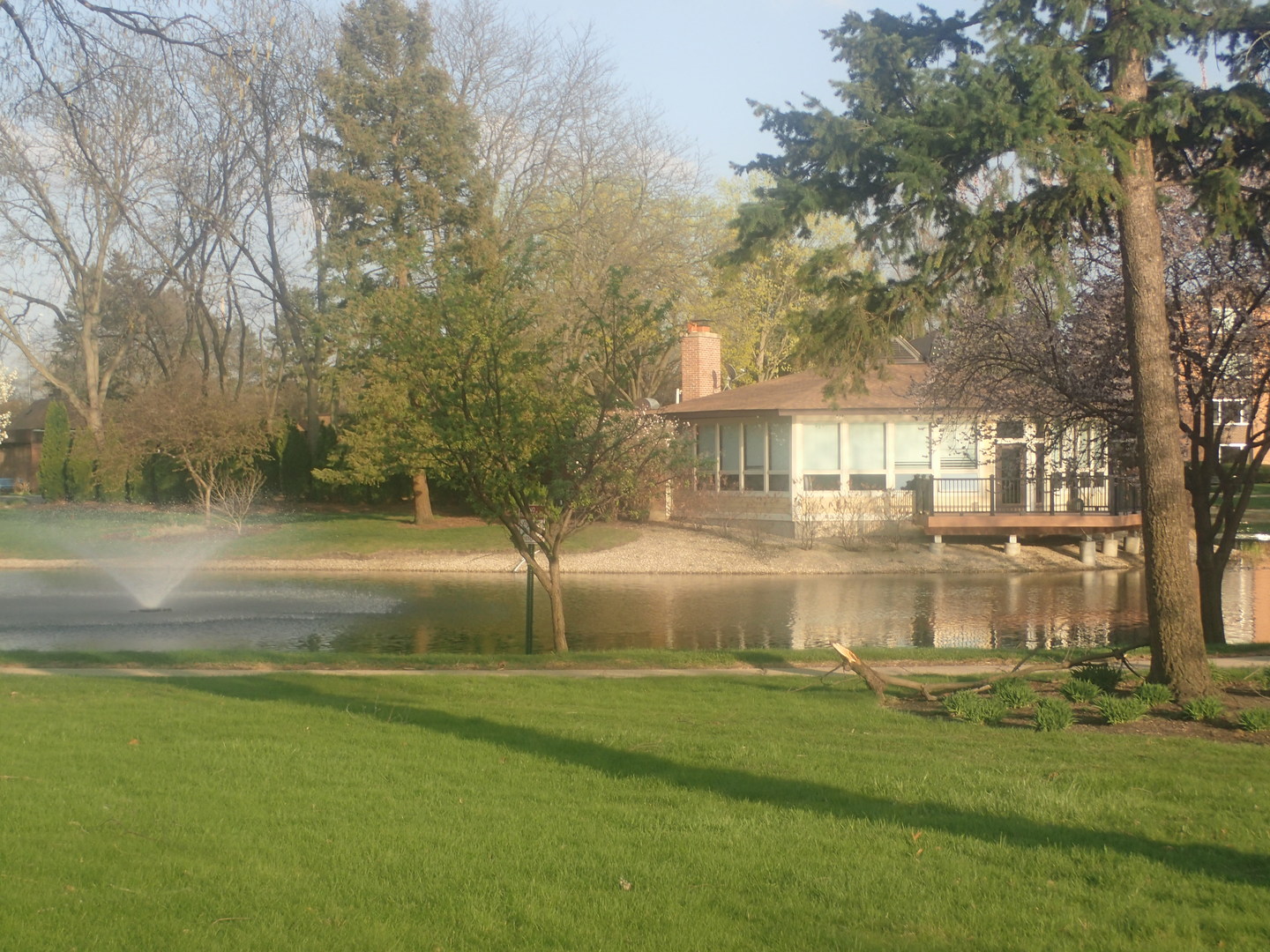 1127 S Old Wilke Road #101, Arlington Heights, IL 60005