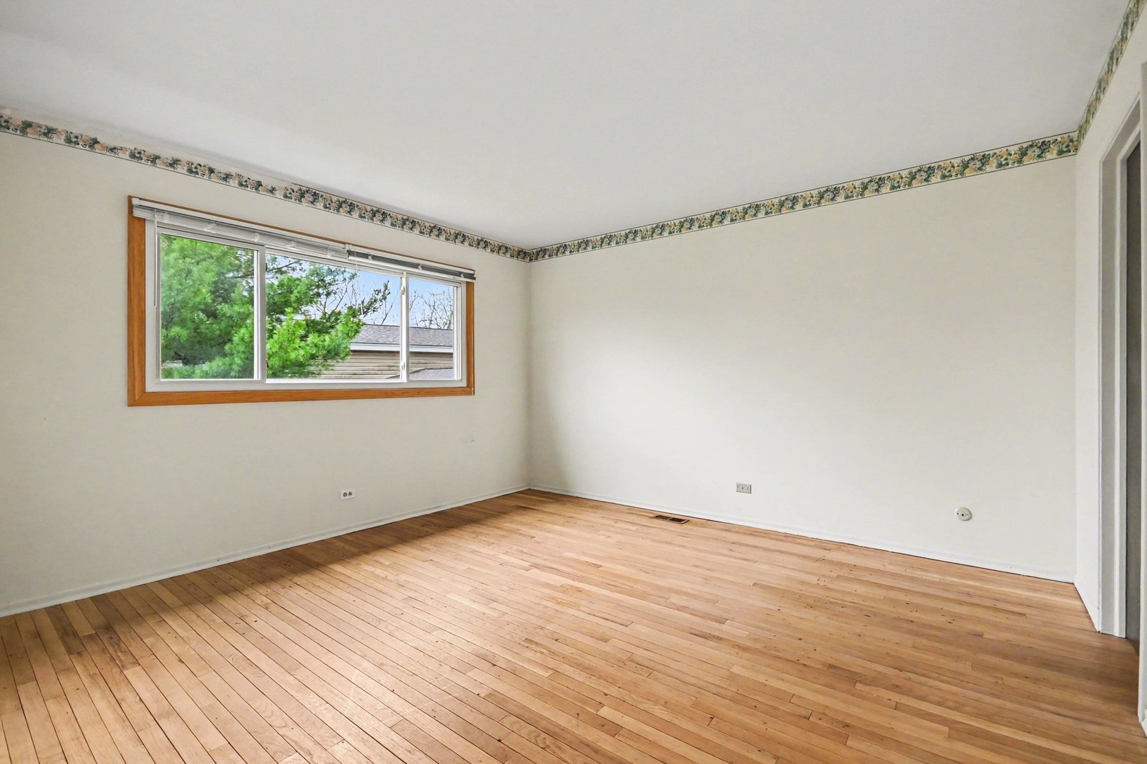 3941 Roslyn Road, Downers Grove, IL 60515