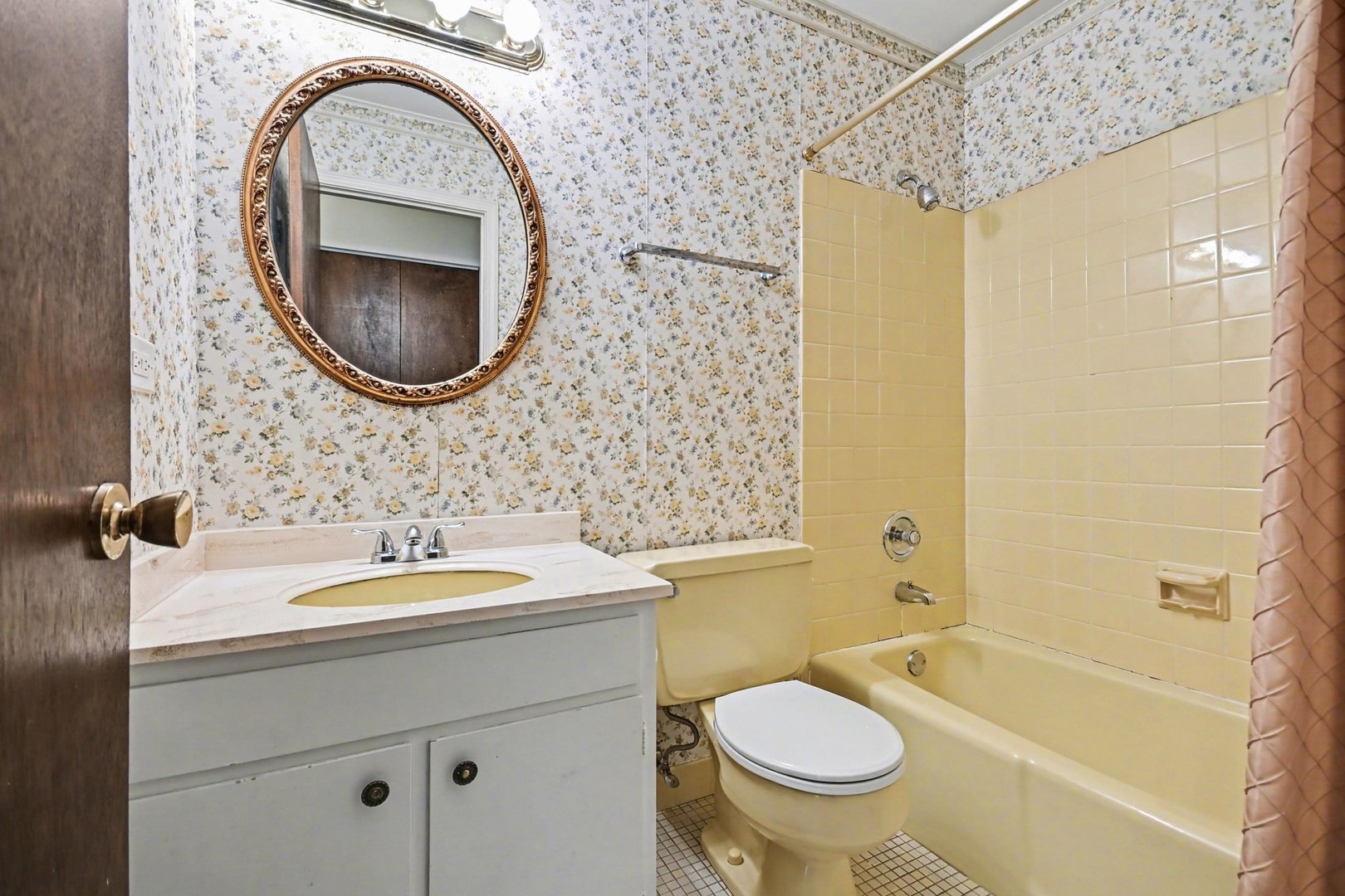 3941 Roslyn Road, Downers Grove, IL 60515