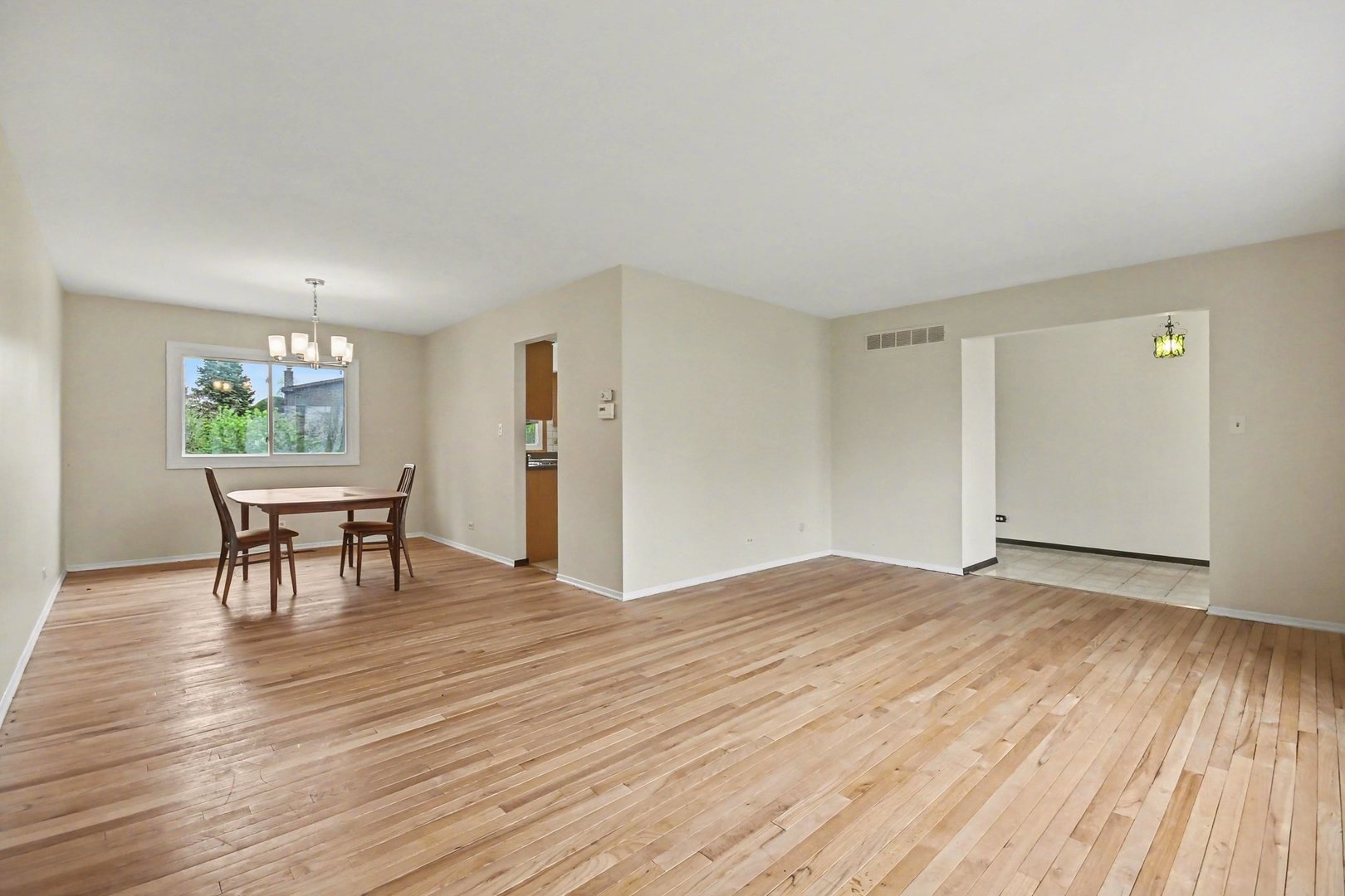 3941 Roslyn Road, Downers Grove, IL 60515