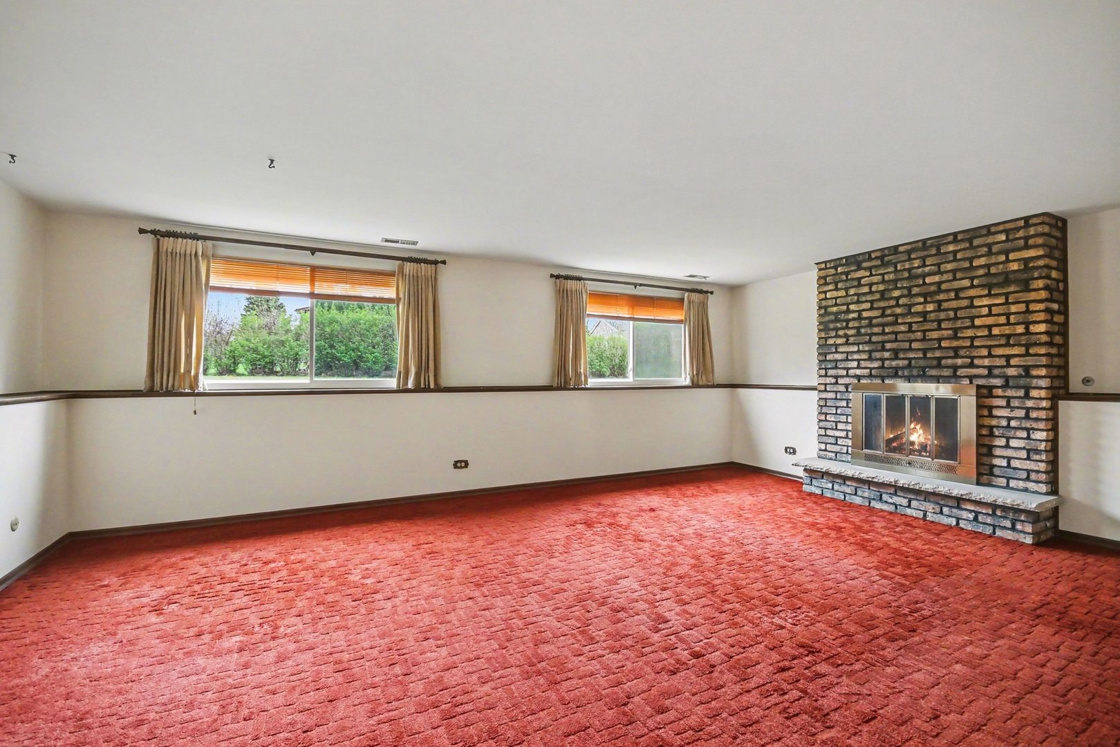 3941 Roslyn Road, Downers Grove, IL 60515