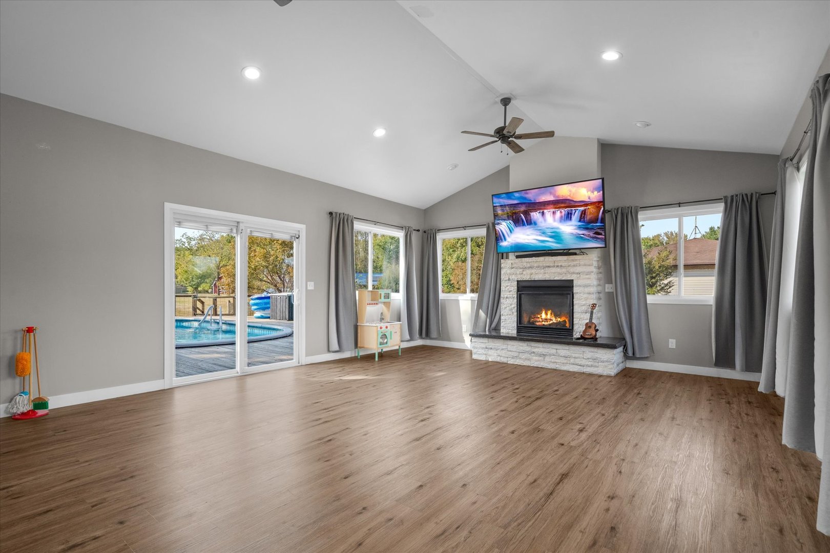 750 Forest Park Drive, Dixon, IL 61021