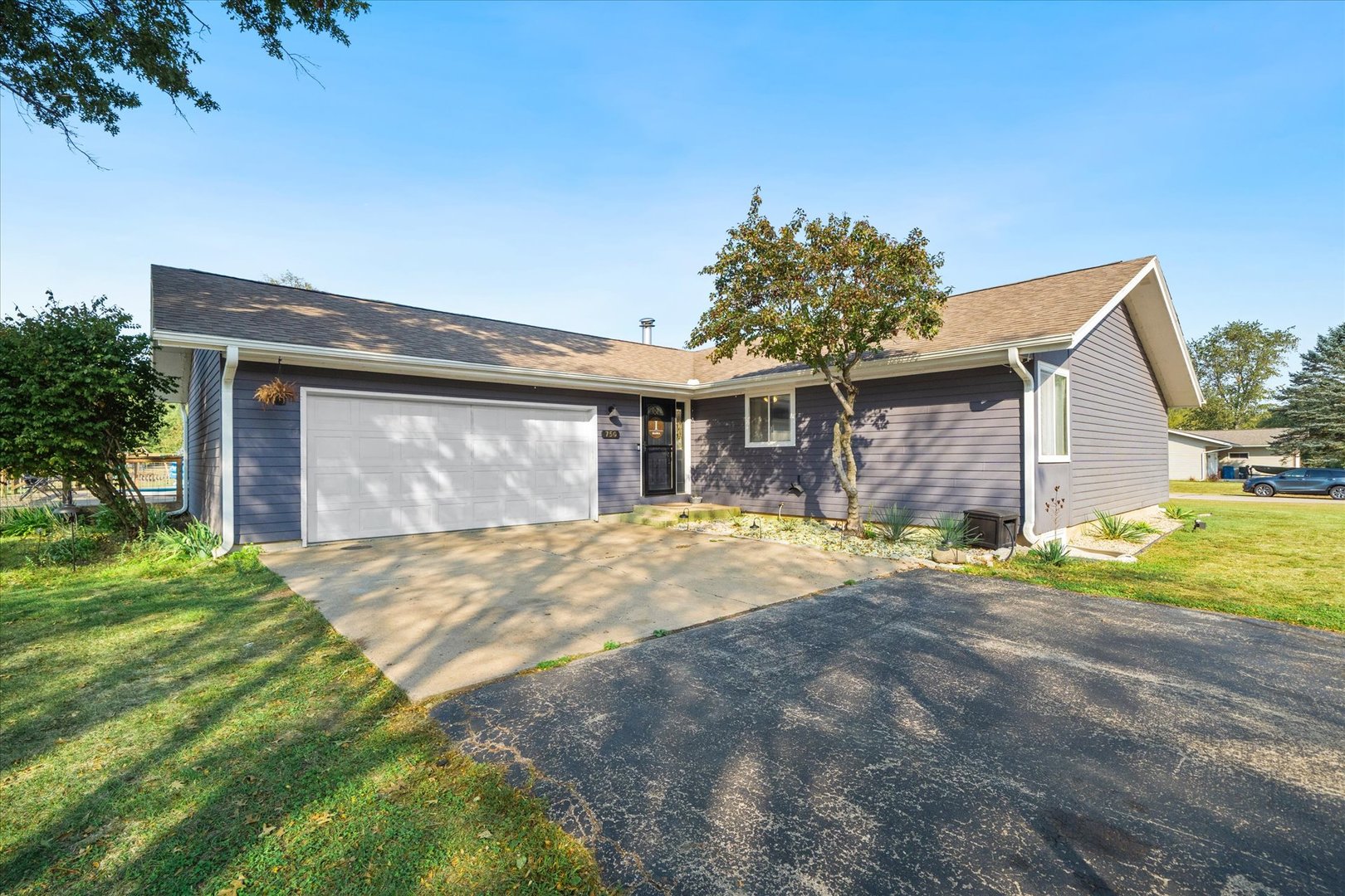 750 Forest Park Drive, Dixon, IL 61021