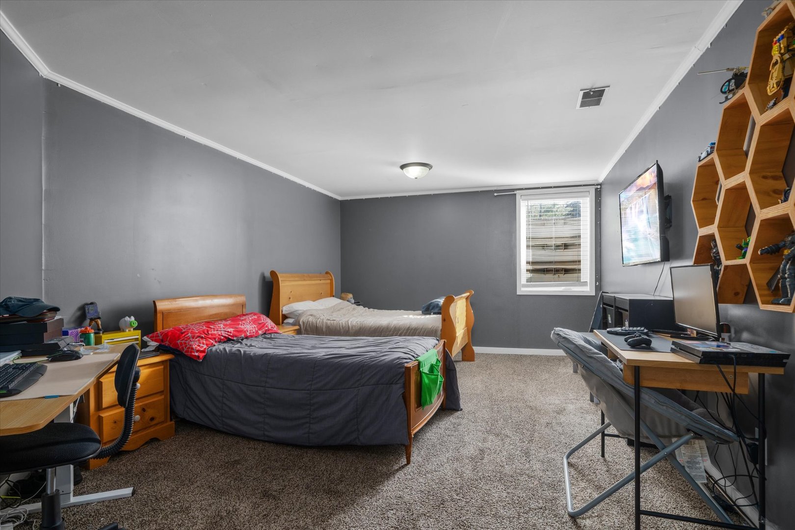 750 Forest Park Drive, Dixon, IL 61021