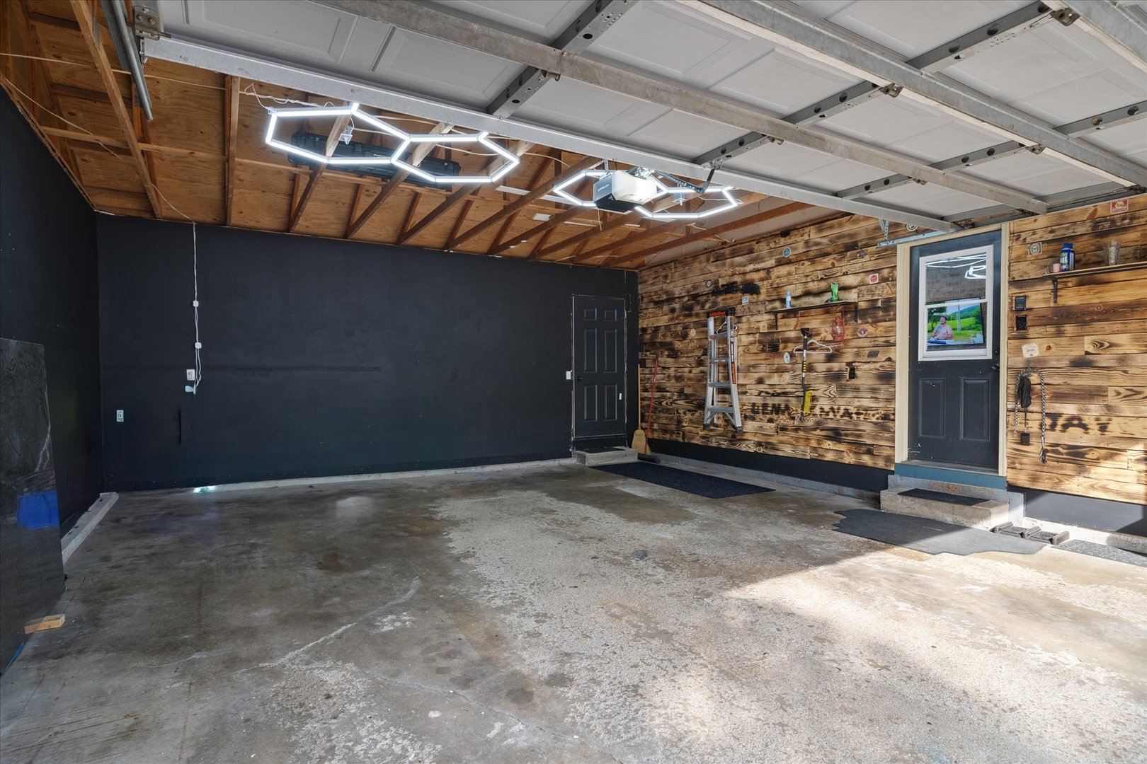 750 Forest Park Drive, Dixon, IL 61021