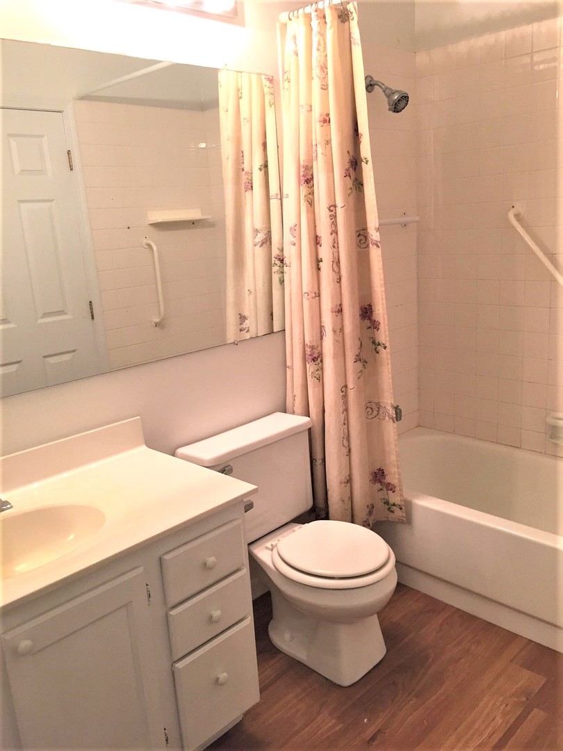 41 Bedford Road, Mundelein, IL 60060