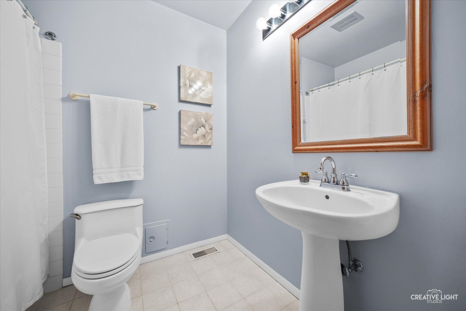 712 Westfield Drive, St. Charles, IL 60174
