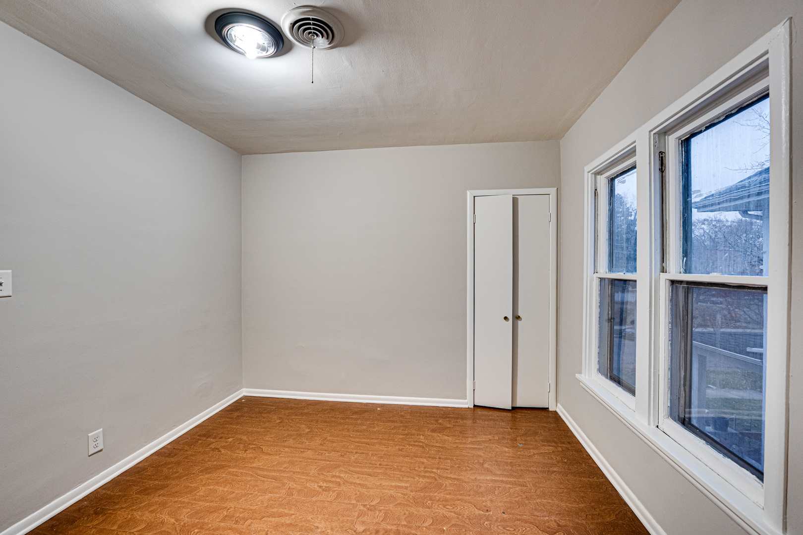 735 Sexton Street #2, Aurora, IL 60505