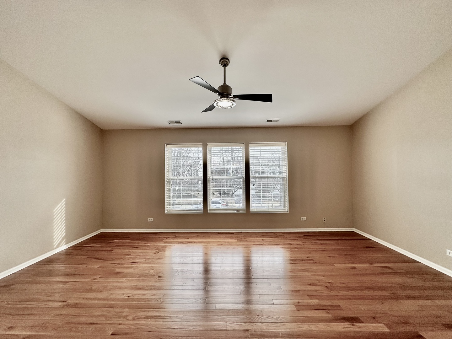 3329 Bromley Lane #3329, Aurora, IL 60502