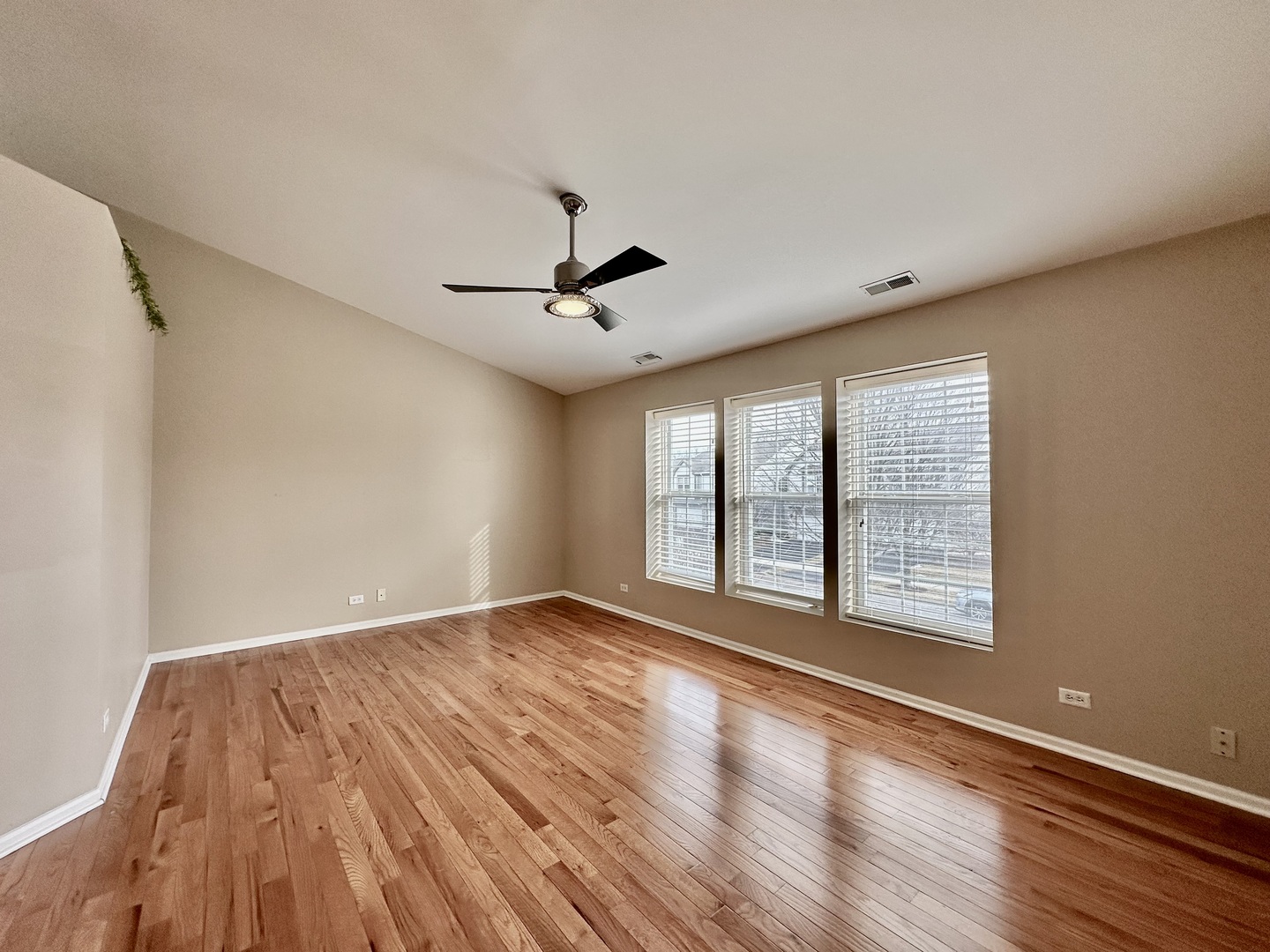 3329 Bromley Lane #3329, Aurora, IL 60502