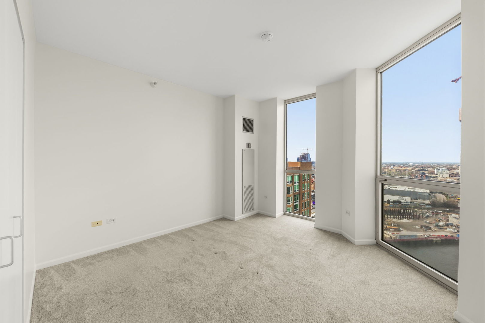 645 N Kingsbury Street #2202, Chicago, IL 60654