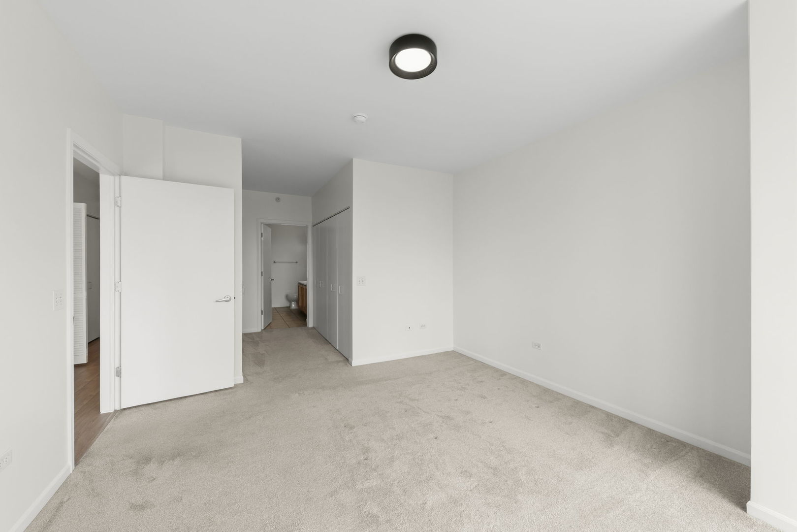 645 N Kingsbury Street #2202, Chicago, IL 60654