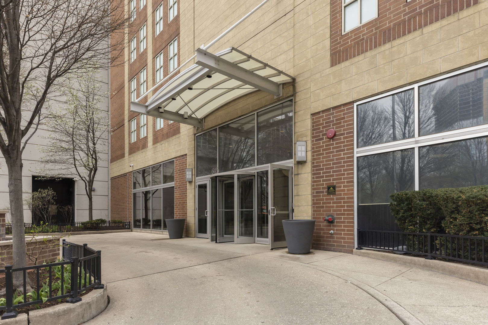 645 N Kingsbury Street #2202, Chicago, IL 60654