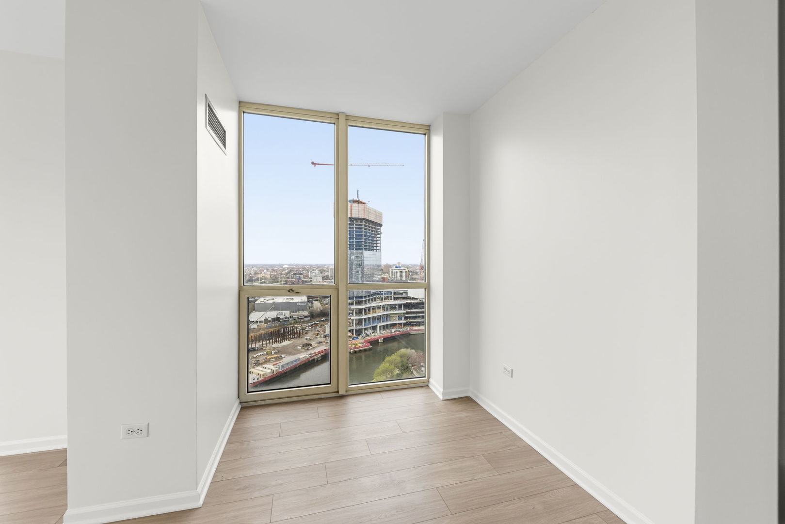 645 N Kingsbury Street #2202, Chicago, IL 60654