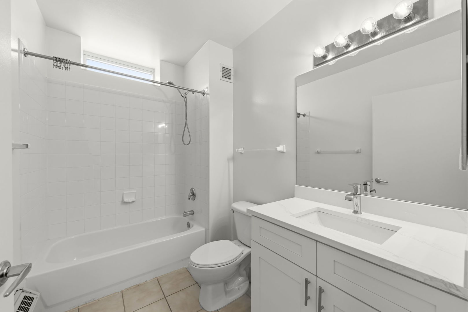 645 N Kingsbury Street #2202, Chicago, IL 60654