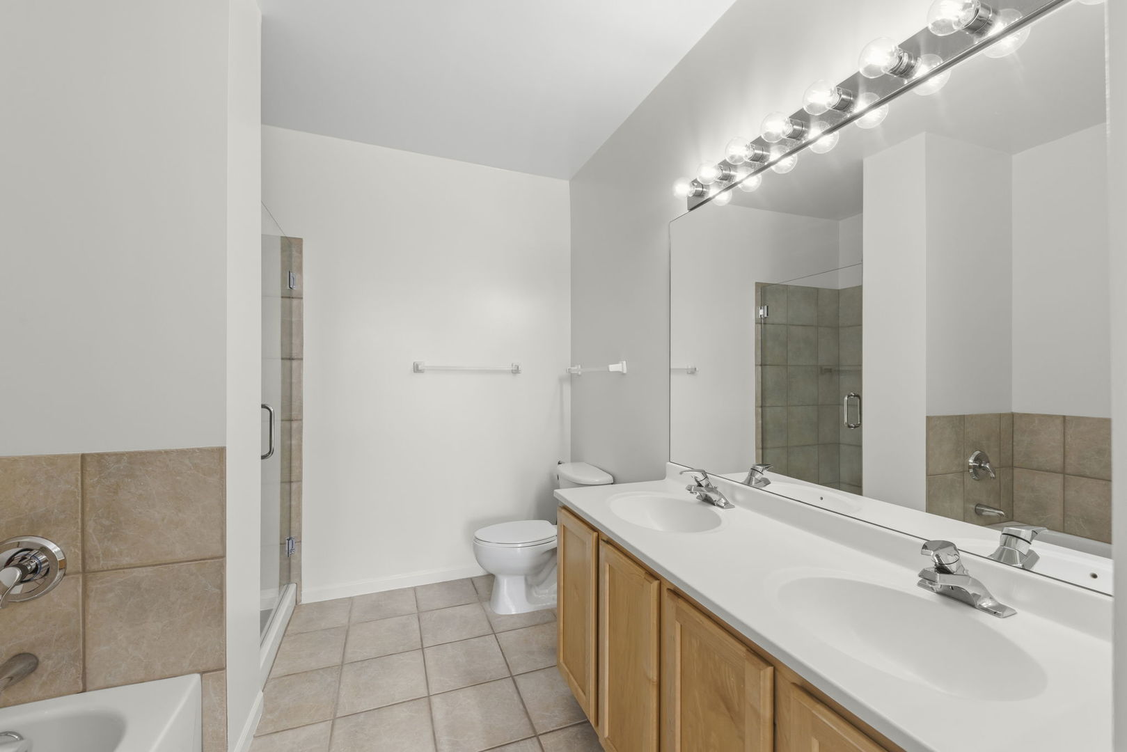 645 N Kingsbury Street #2202, Chicago, IL 60654