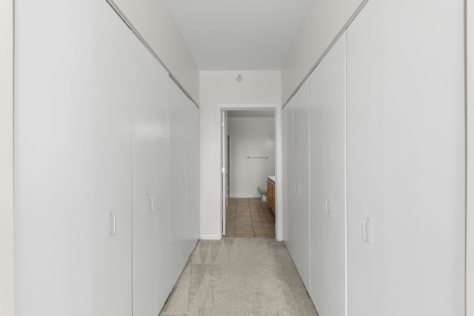 645 N Kingsbury Street #2202, Chicago, IL 60654