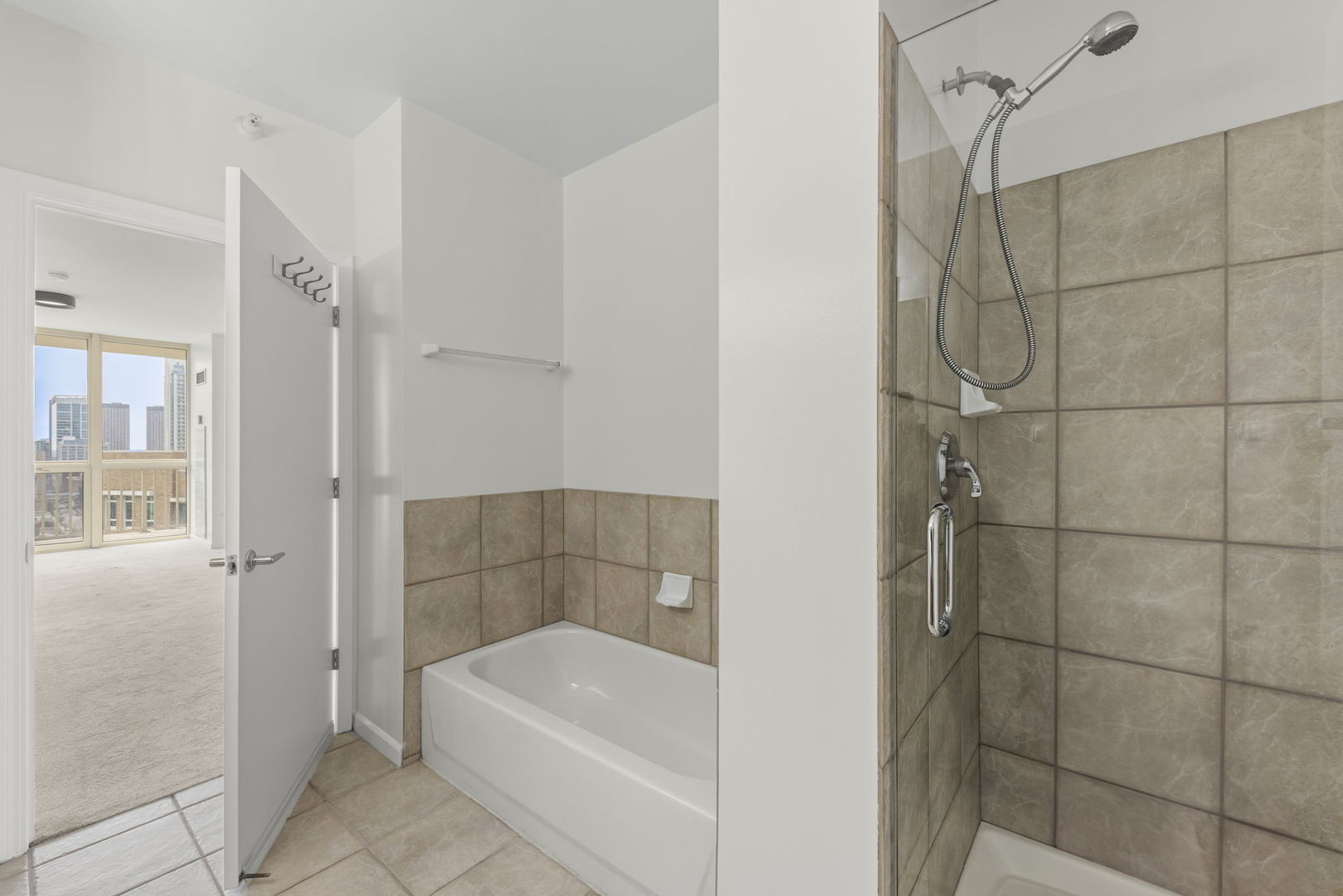 645 N Kingsbury Street #2202, Chicago, IL 60654