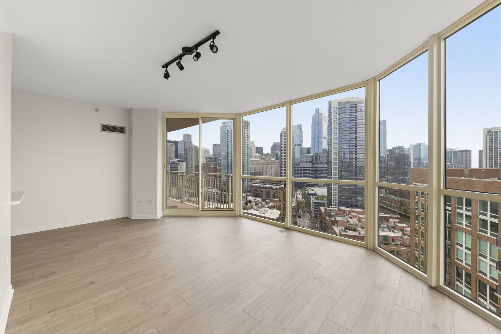 645 N Kingsbury Street #2202, Chicago, IL 60654