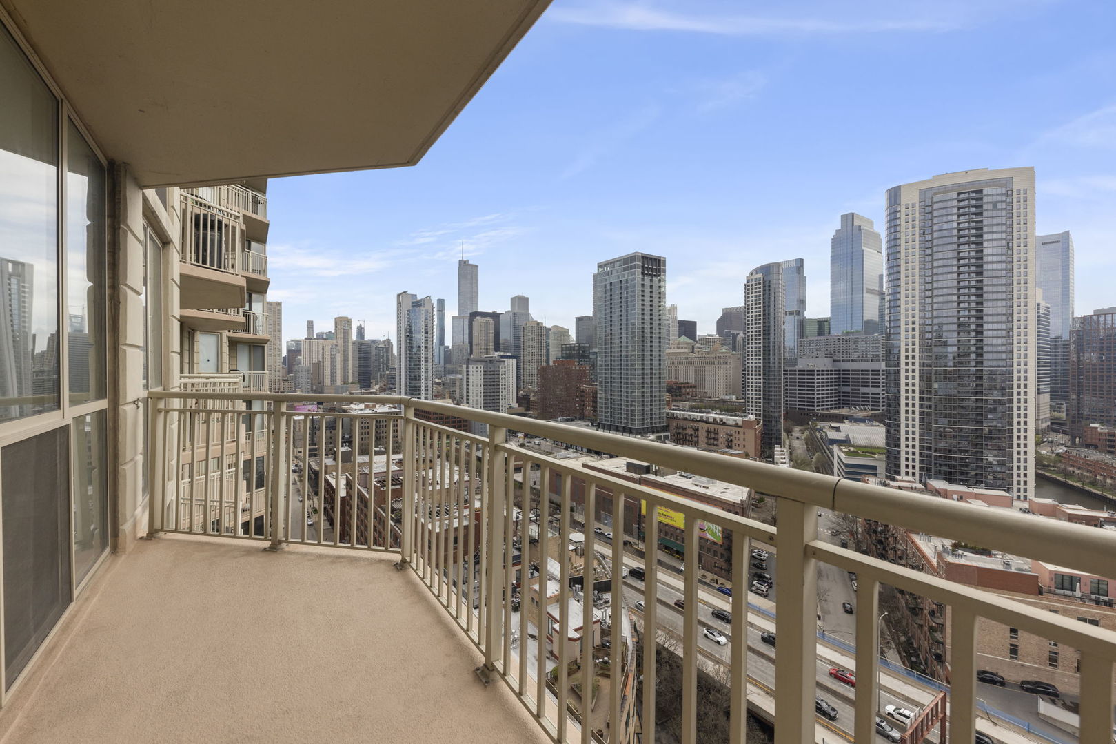 645 N Kingsbury Street #2202, Chicago, IL 60654