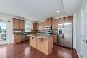 212 Commerce Street, Aurora, IL 60504