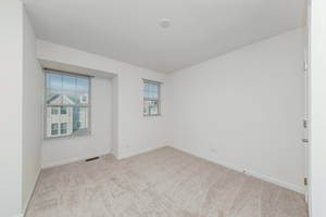 212 Commerce Street, Aurora, IL 60504