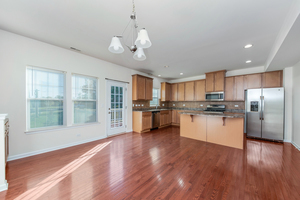 212 Commerce Street, Aurora, IL 60504