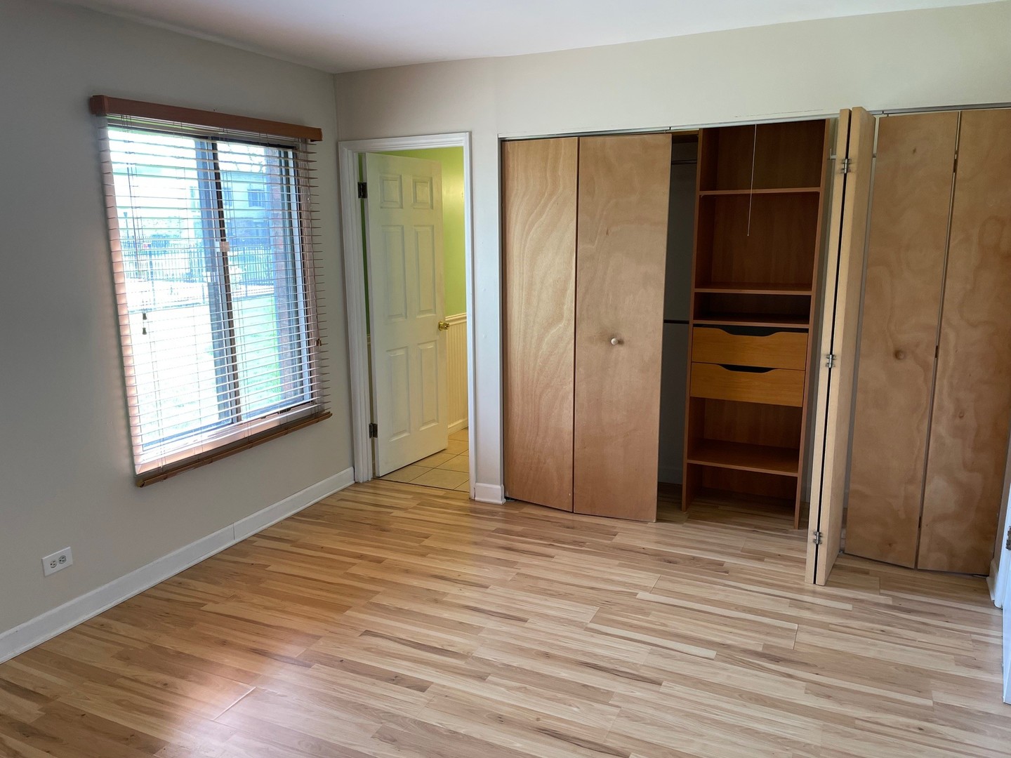 7373 Blackburn Avenue #104, Downers Grove, IL 60516