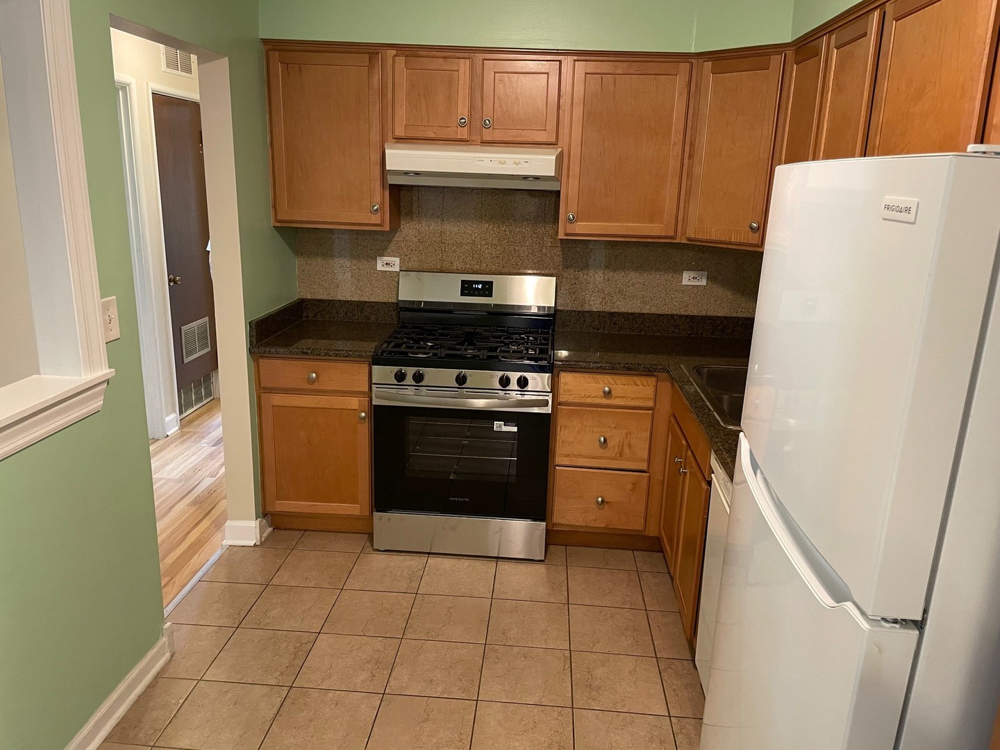 7373 Blackburn Avenue #104, Downers Grove, IL 60516