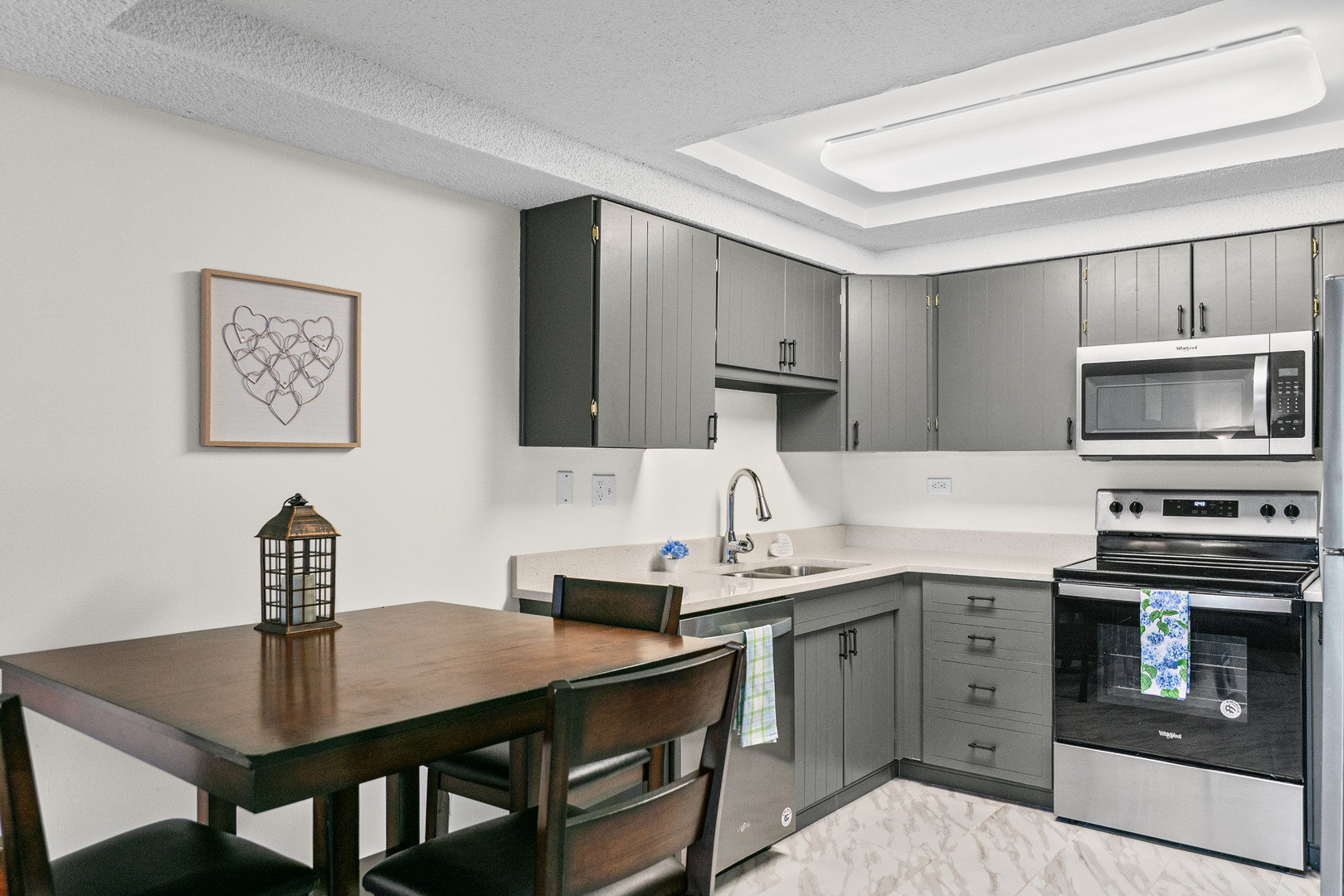 690 Chandler Road #205, Gurnee, IL 60031