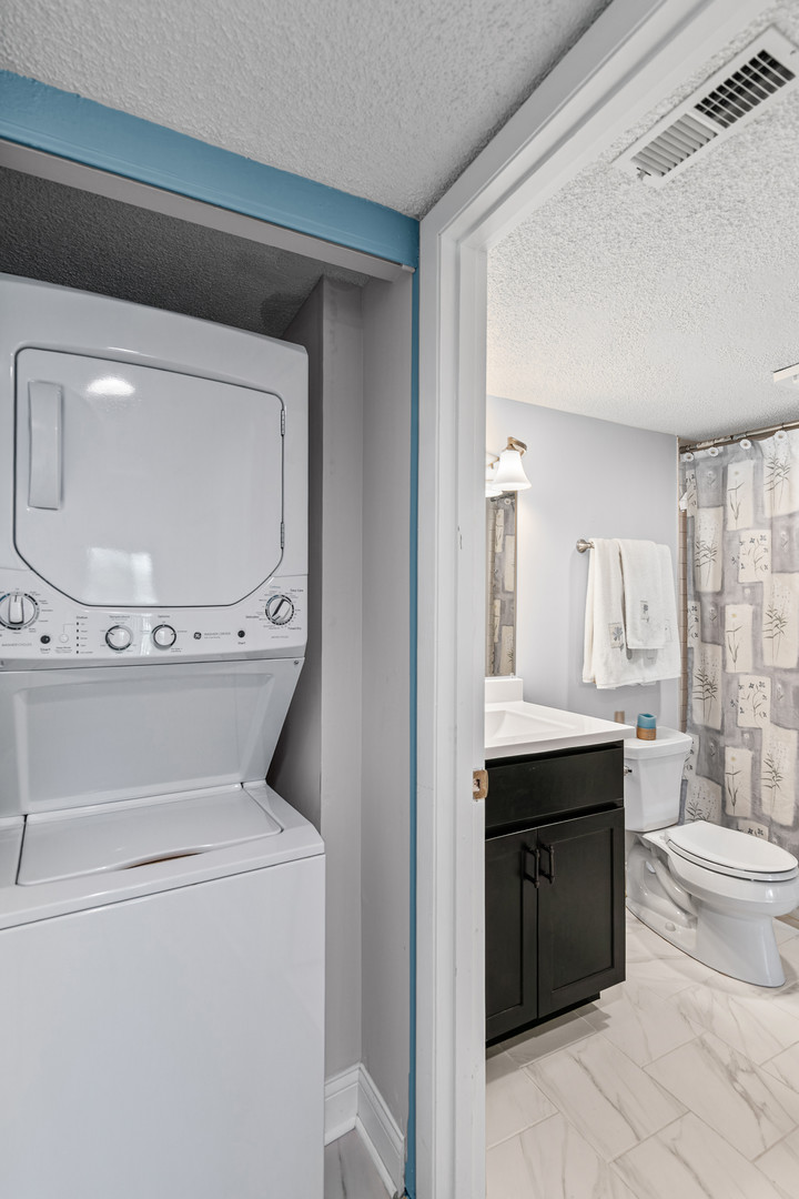 690 Chandler Road #205, Gurnee, IL 60031