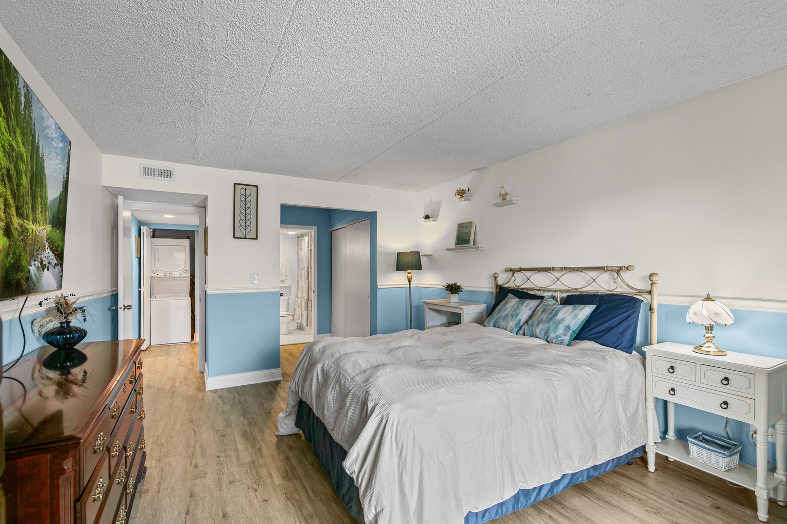 690 Chandler Road #205, Gurnee, IL 60031