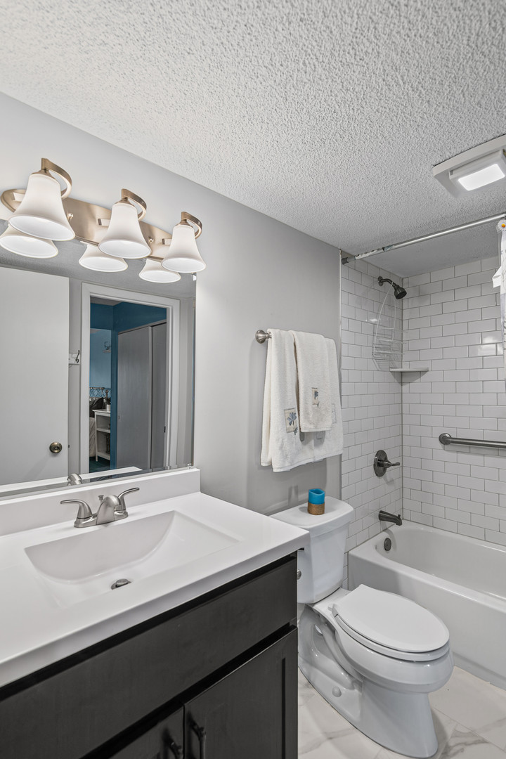 690 Chandler Road #205, Gurnee, IL 60031