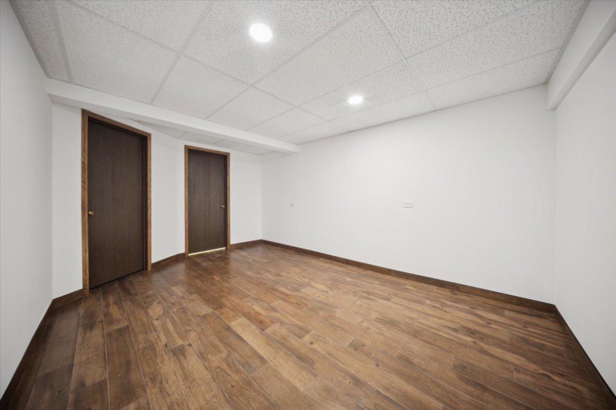 567 Cress Creek Lane, Crystal Lake, IL 60014