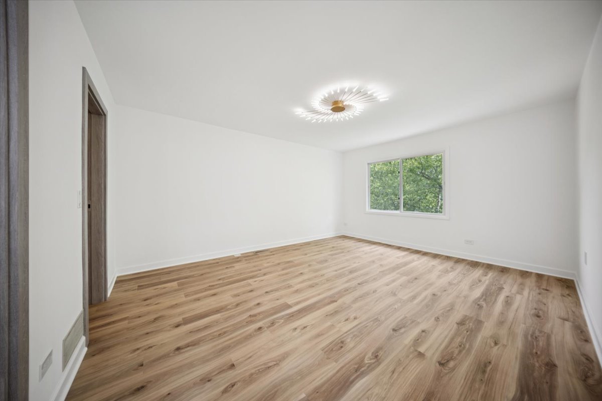 567 Cress Creek Lane, Crystal Lake, IL 60014