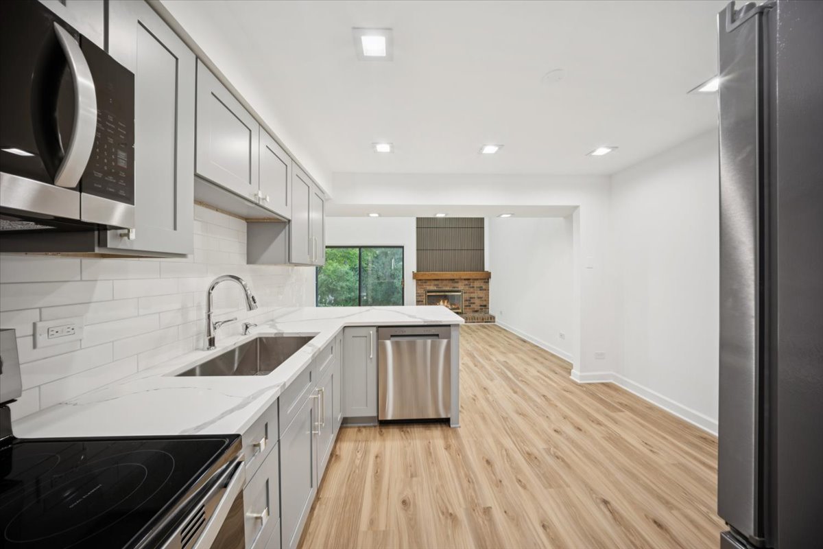 567 Cress Creek Lane, Crystal Lake, IL 60014