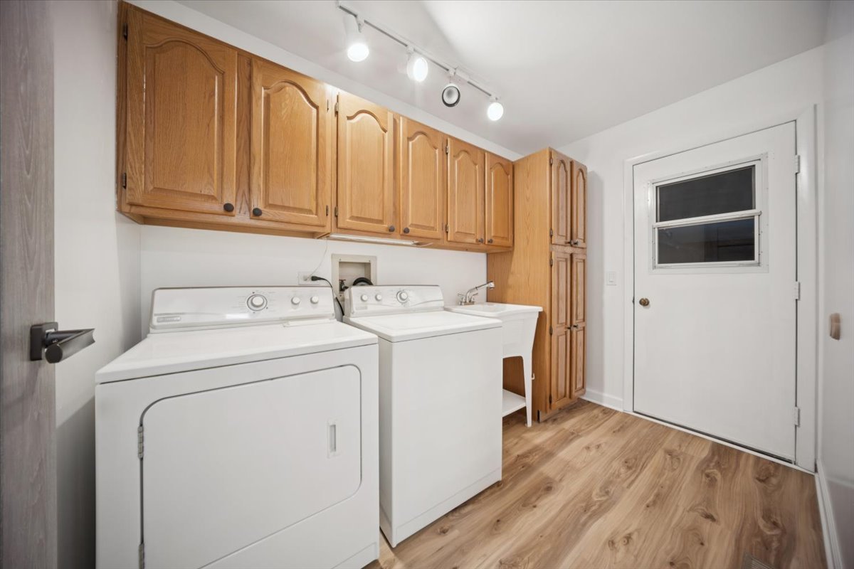 567 Cress Creek Lane, Crystal Lake, IL 60014