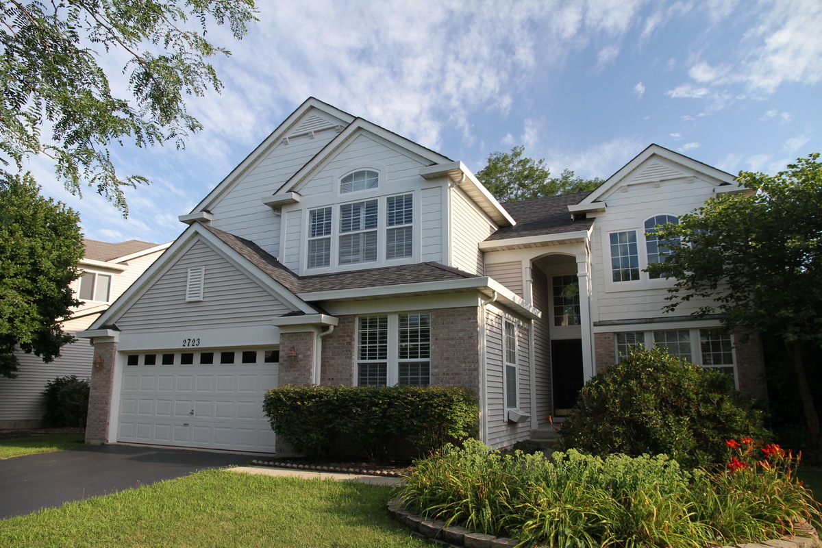2723 Whitehall Lane, Naperville, IL 60564
