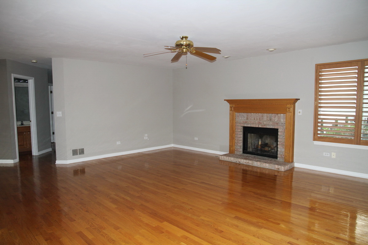 2723 Whitehall Lane, Naperville, IL 60564