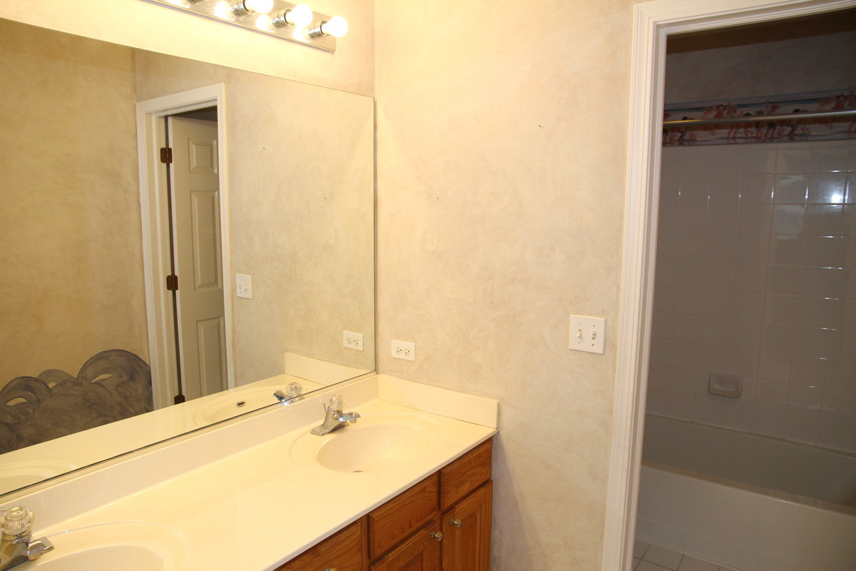 2723 Whitehall Lane, Naperville, IL 60564