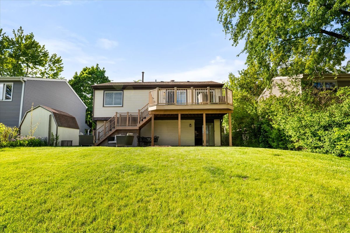 1151 W Bryn Mawr Avenue, Roselle, IL 60172