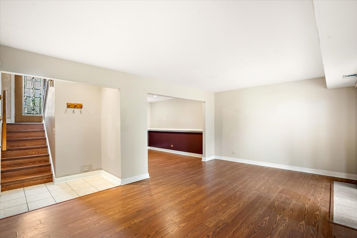 1151 W Bryn Mawr Avenue, Roselle, IL 60172