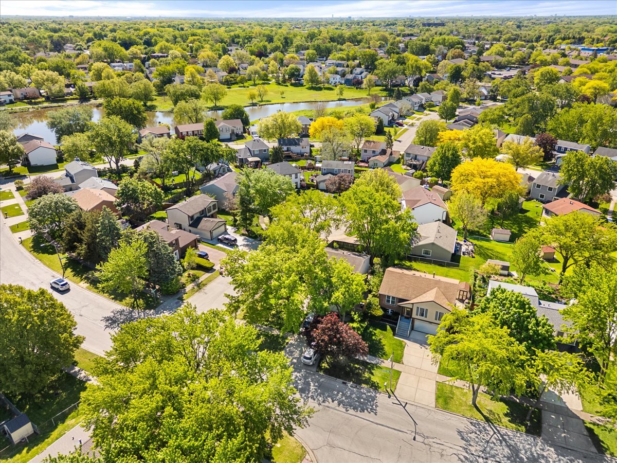 1151 W Bryn Mawr Avenue, Roselle, IL 60172