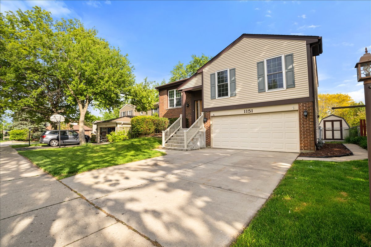 1151 W Bryn Mawr Avenue, Roselle, IL 60172
