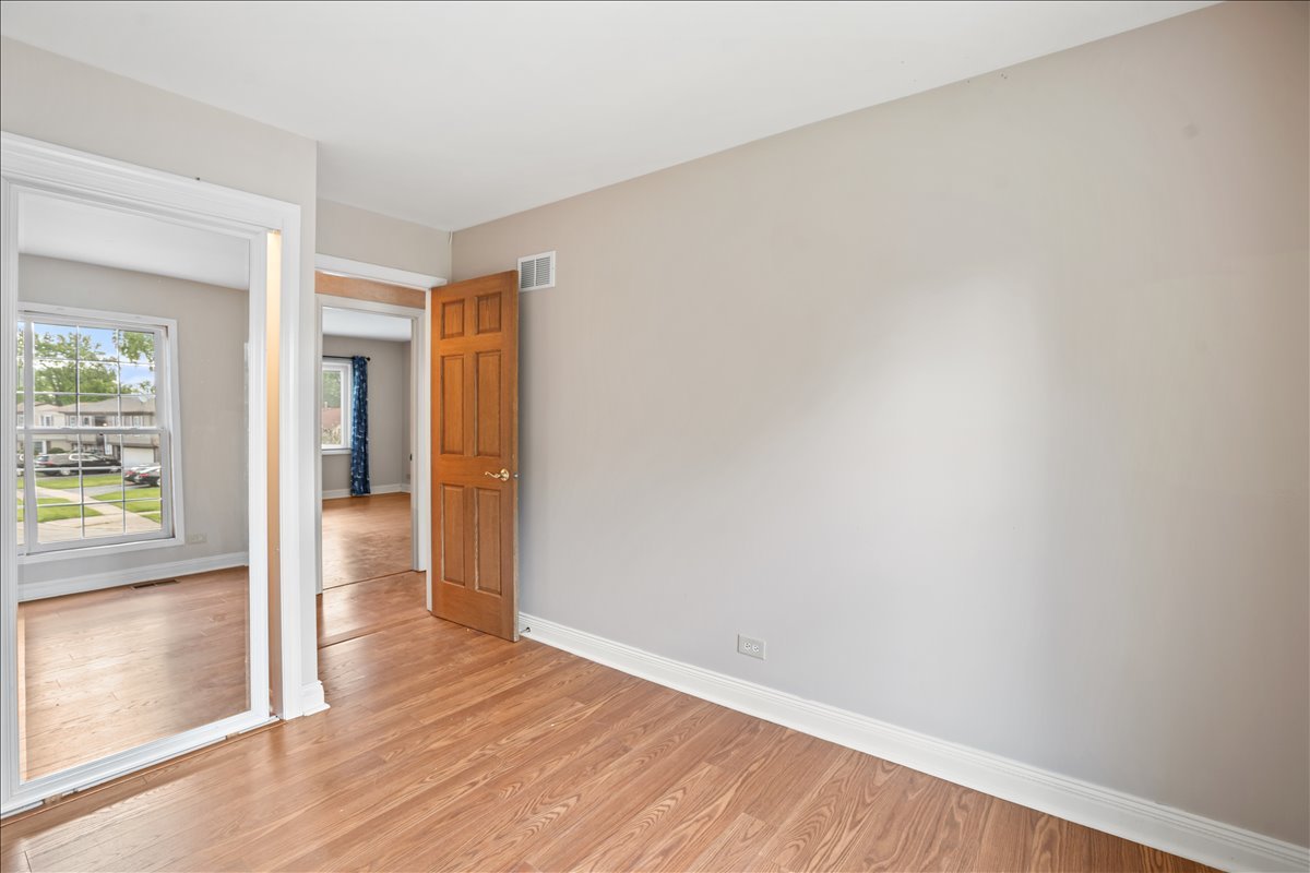 1151 W Bryn Mawr Avenue, Roselle, IL 60172